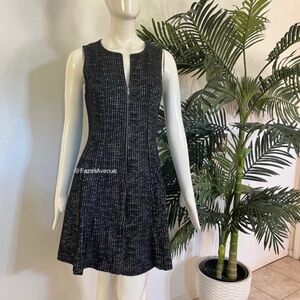Ann Taylor Black/White Sleeveless Zipper
Front A-Line Dress Sz 8